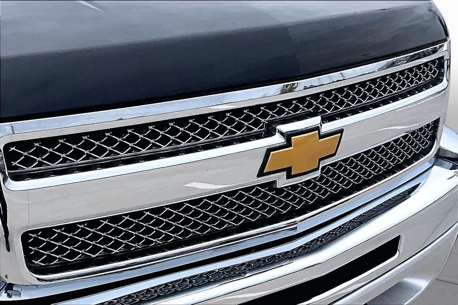 Used 2013 Black Chevrolet LT image 28