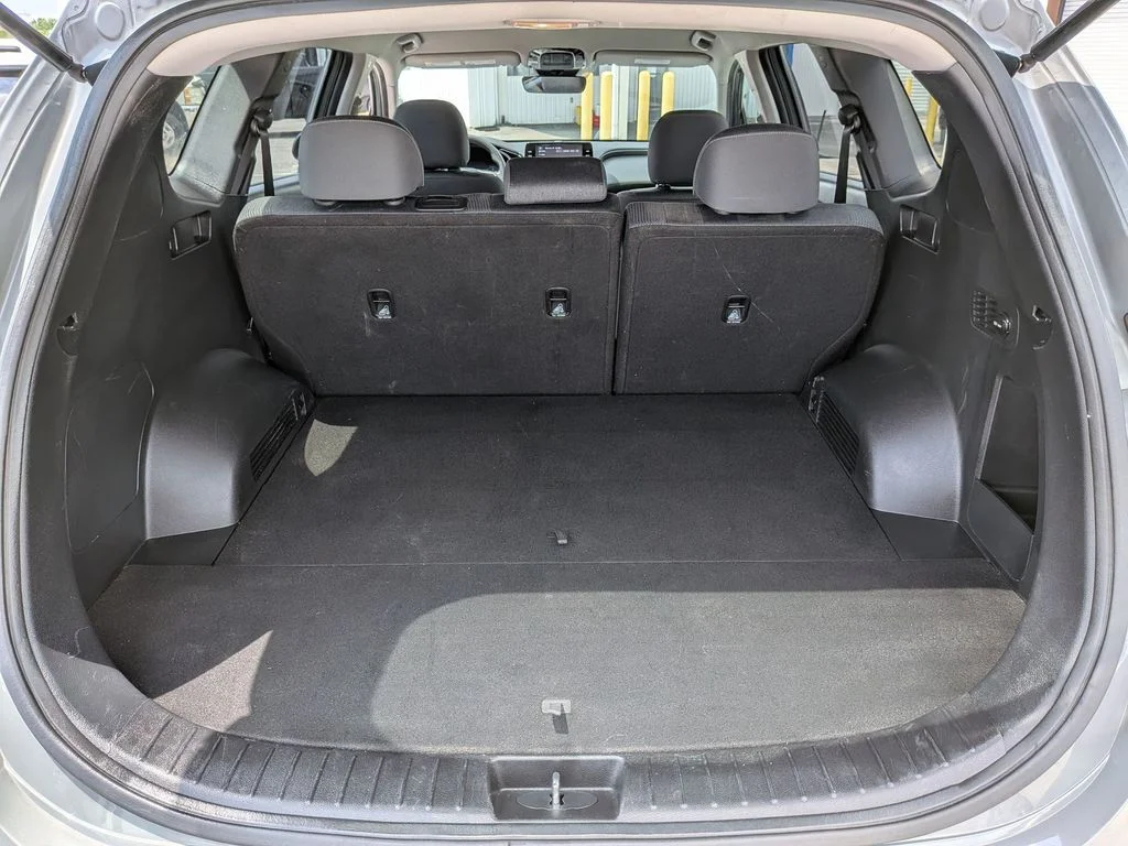 Used 2023 Gray Hyundai SE image 27