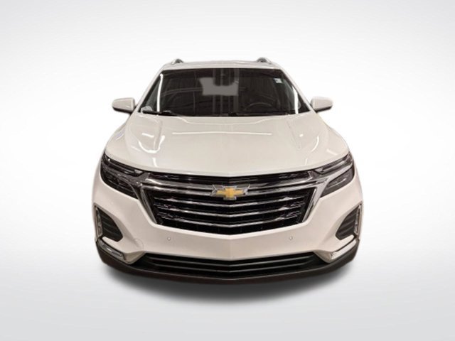 Used 2022 IRIDESCENT PEARL TRICOAT Chevrolet Premier image 2