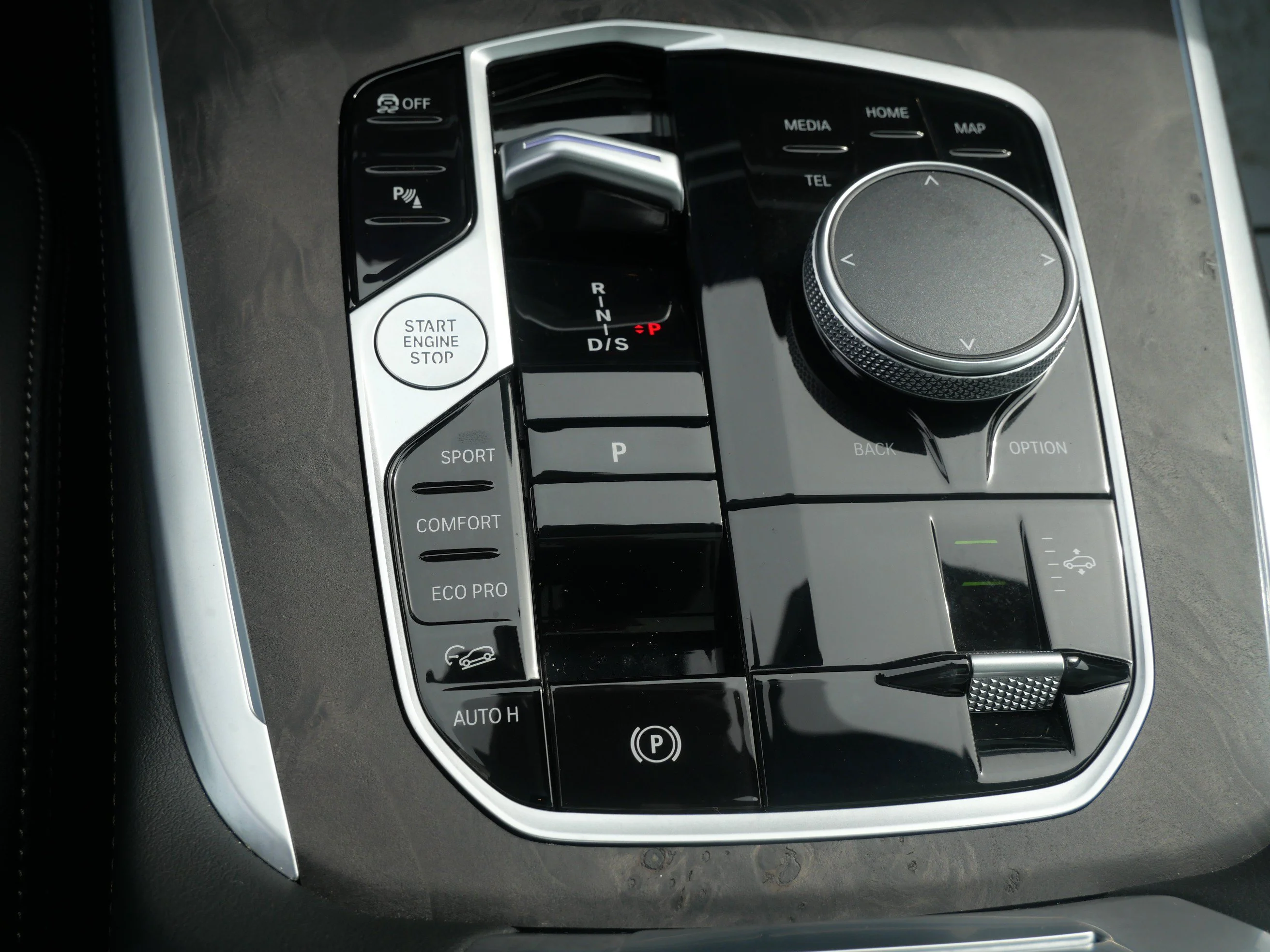 Used 2026 Carbon Black Metallic BMW xDrive40i image 26