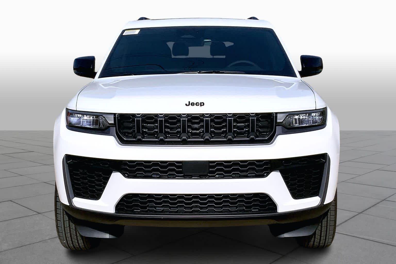 New 2026 Bright White Clear-Coat Exterior Paint Jeep Laredo Altitude image 3