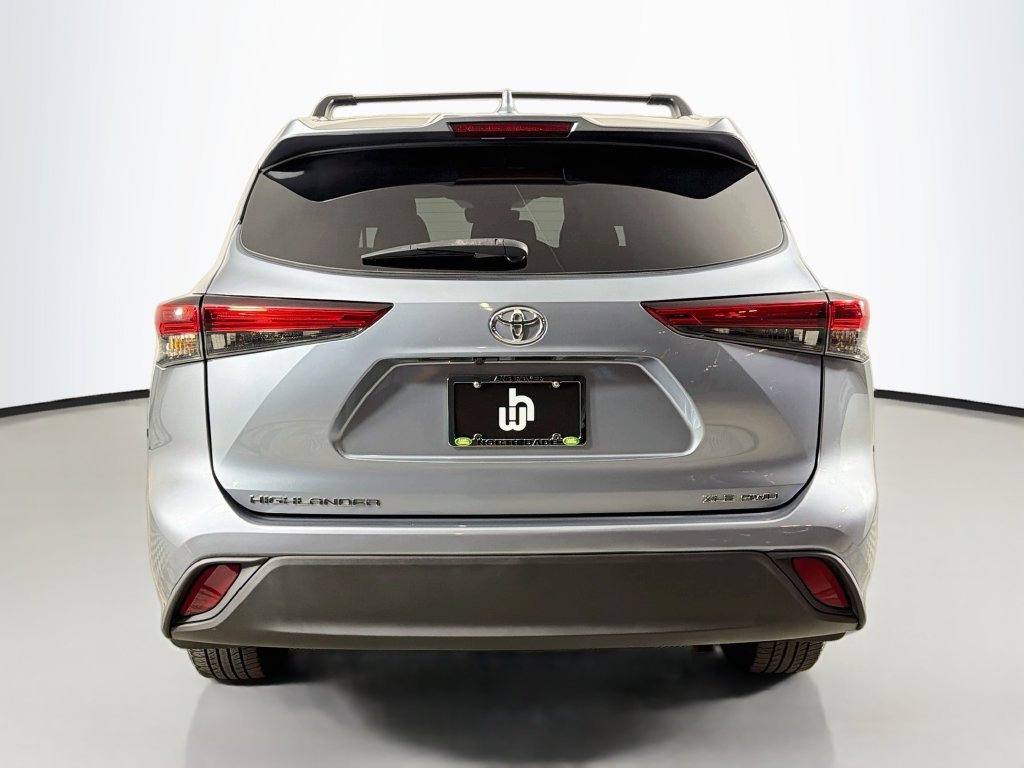 Used 2021  Toyota XLE image 6