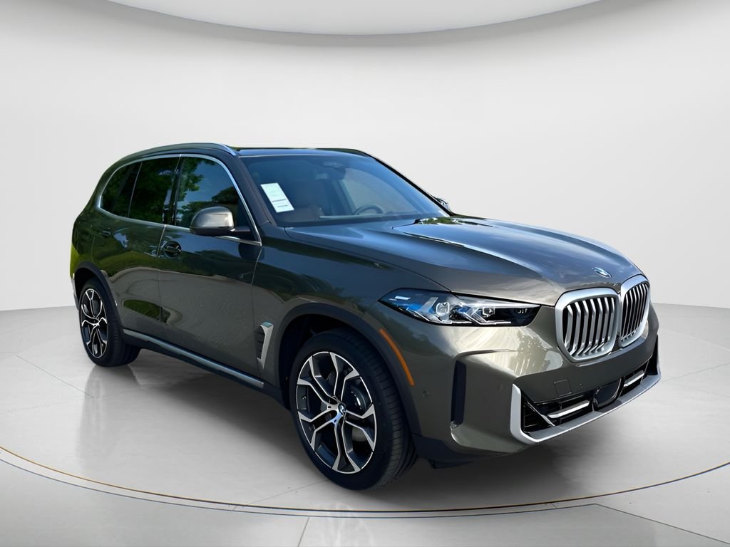 Certified Used 2026 Manhattan Green Metallic BMW xDrive40i image 3