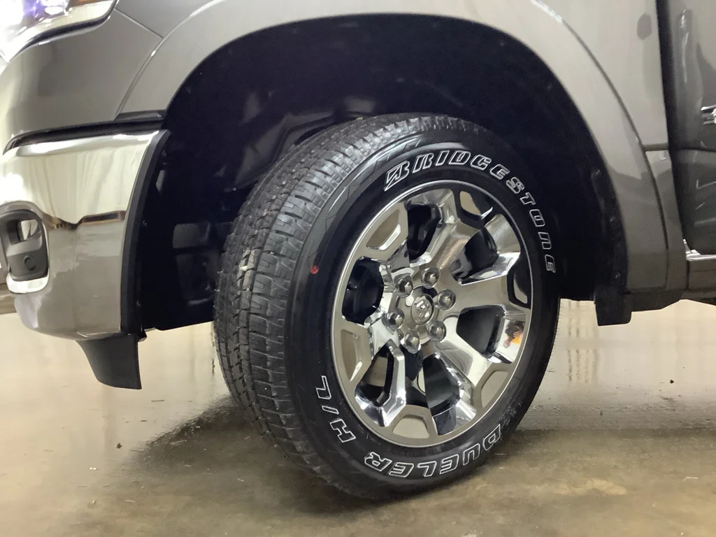 New 2026 Granite Crystal Metallic Clear-Coat Exterior Paint RAM BIG HORN image 25