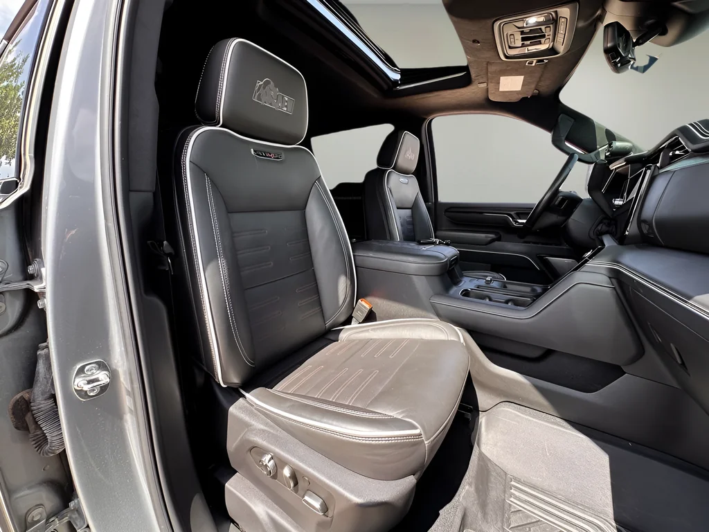 Used 2025 Silver GMC AT4X image 25