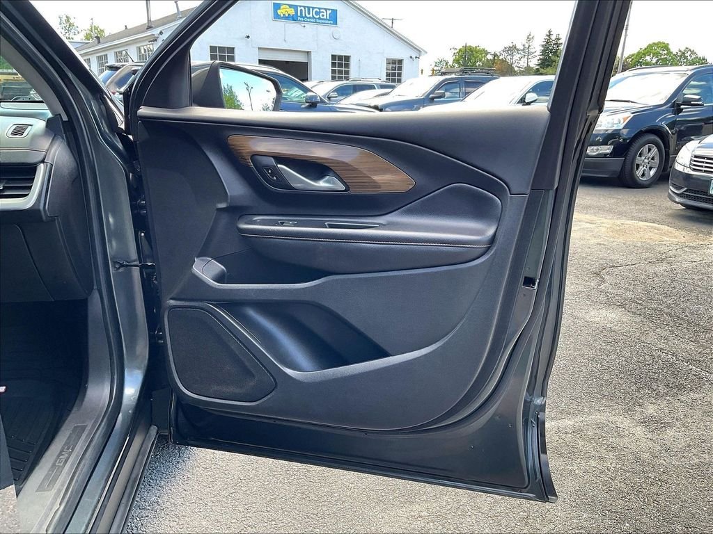 Used 2018 Gray GMC SLE image 26