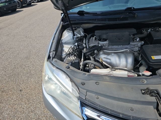 Used 2016 Gray Toyota LE image 21