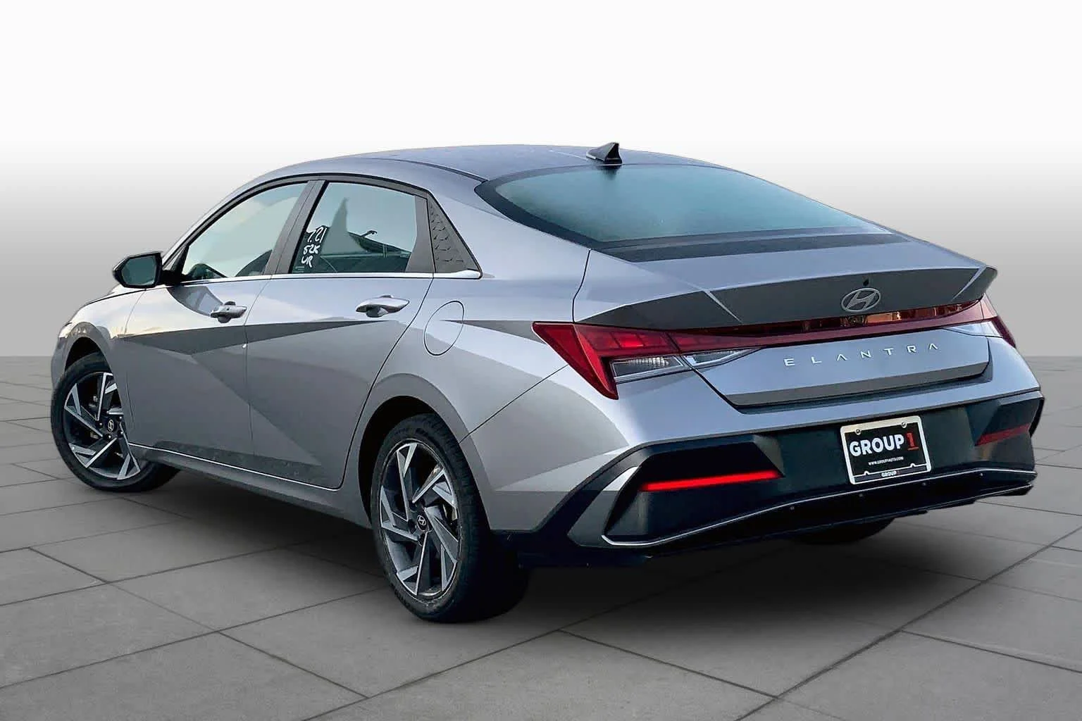 Used 2025 Fluid Metal Hyundai SEL Convenience image 10