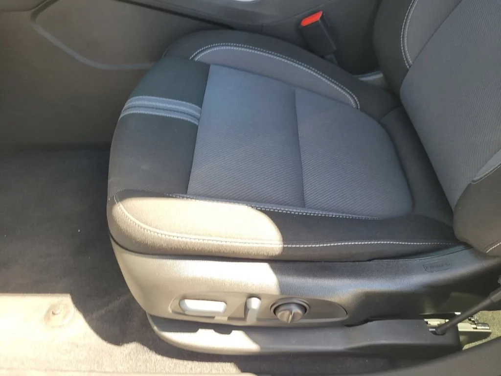 Used 2025 Summit White Chevrolet 2LT image 15