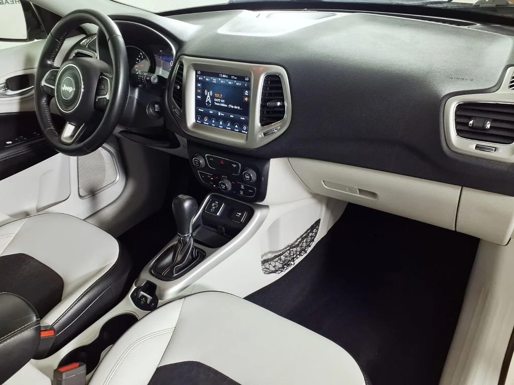 Used 2018 White Clearcoat Jeep Latitude image 14