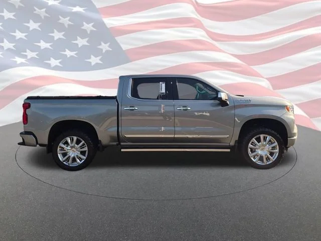 Used 2026 Gray Chevrolet High Country image 2