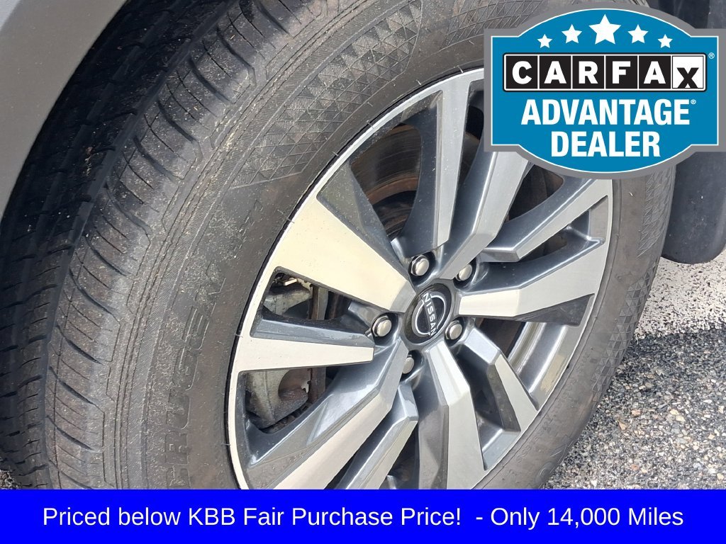 Used 2024 Gray Nissan SL image 5