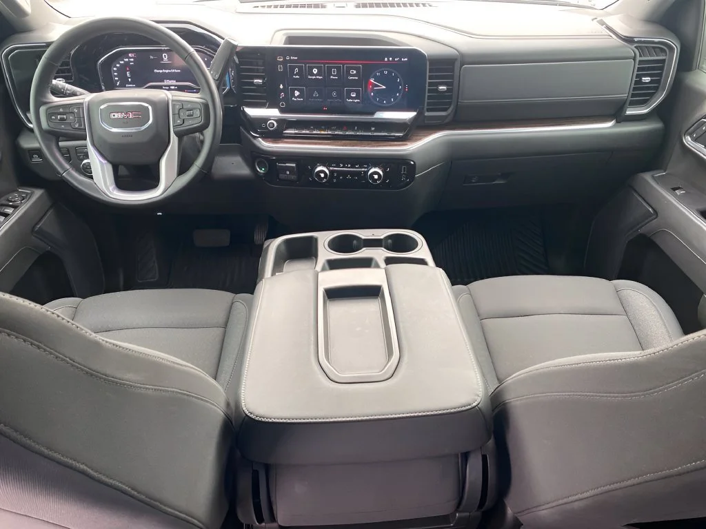 Used 2025 Sterling Metallic GMC Elevation image 13