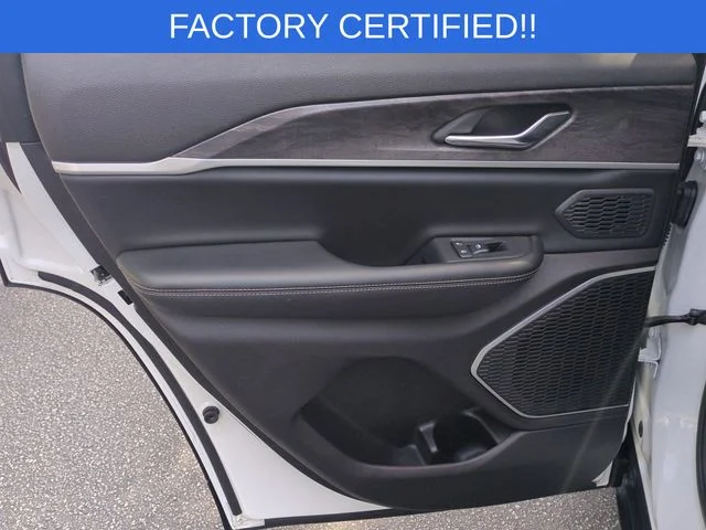 Used 2024 White Jeep 4xe image 29
