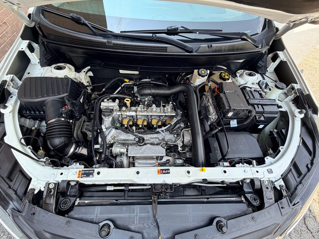 Used 2020 Summit White Chevrolet LT image 28