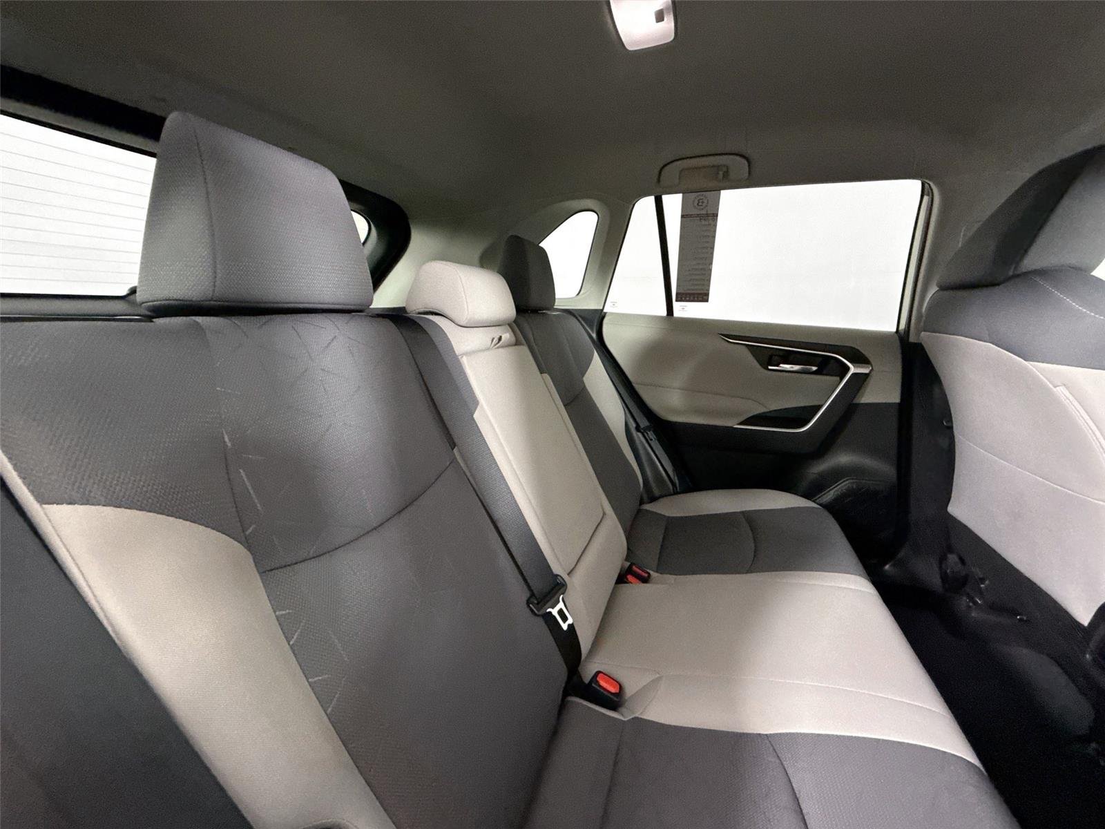 Used 2022 Silver Sky Metallic Toyota XLE image 39