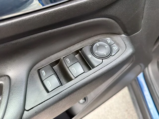 Used 2022 Blue Chevrolet LT image 17