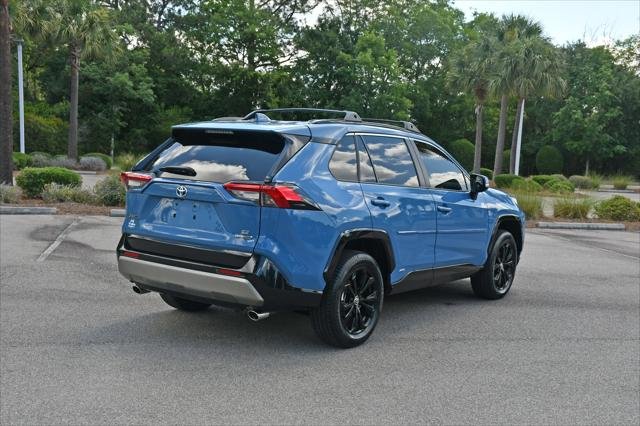 2024 Toyota RAV4 SE - Photo 3