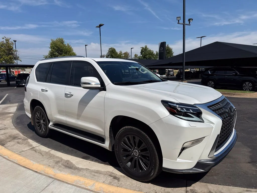 Certified Used 2023 White Pearl Lexus 460 image 2
