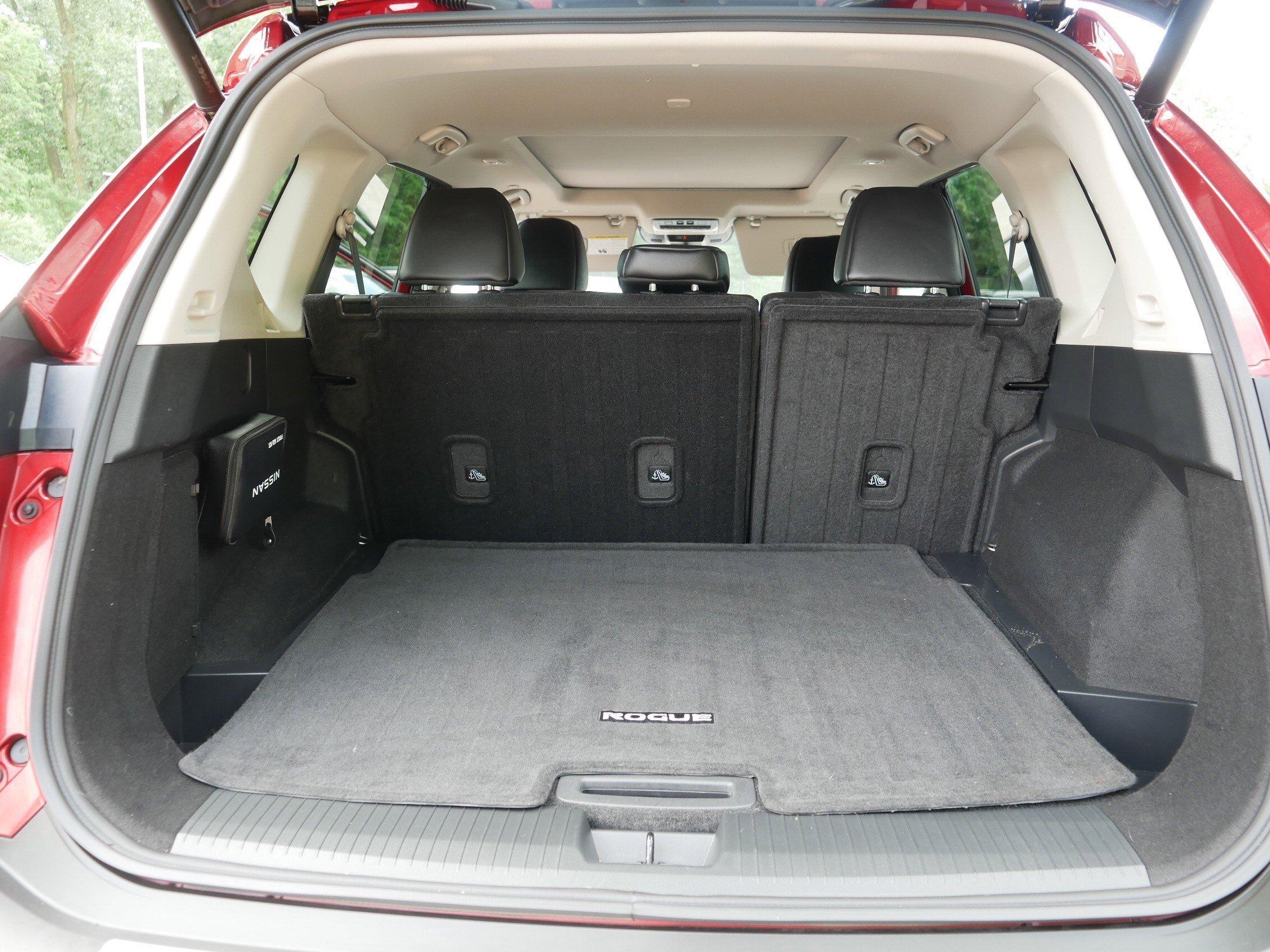 Certified Used 2023 Scarlet Ember Tintcoat Nissan SV image 18