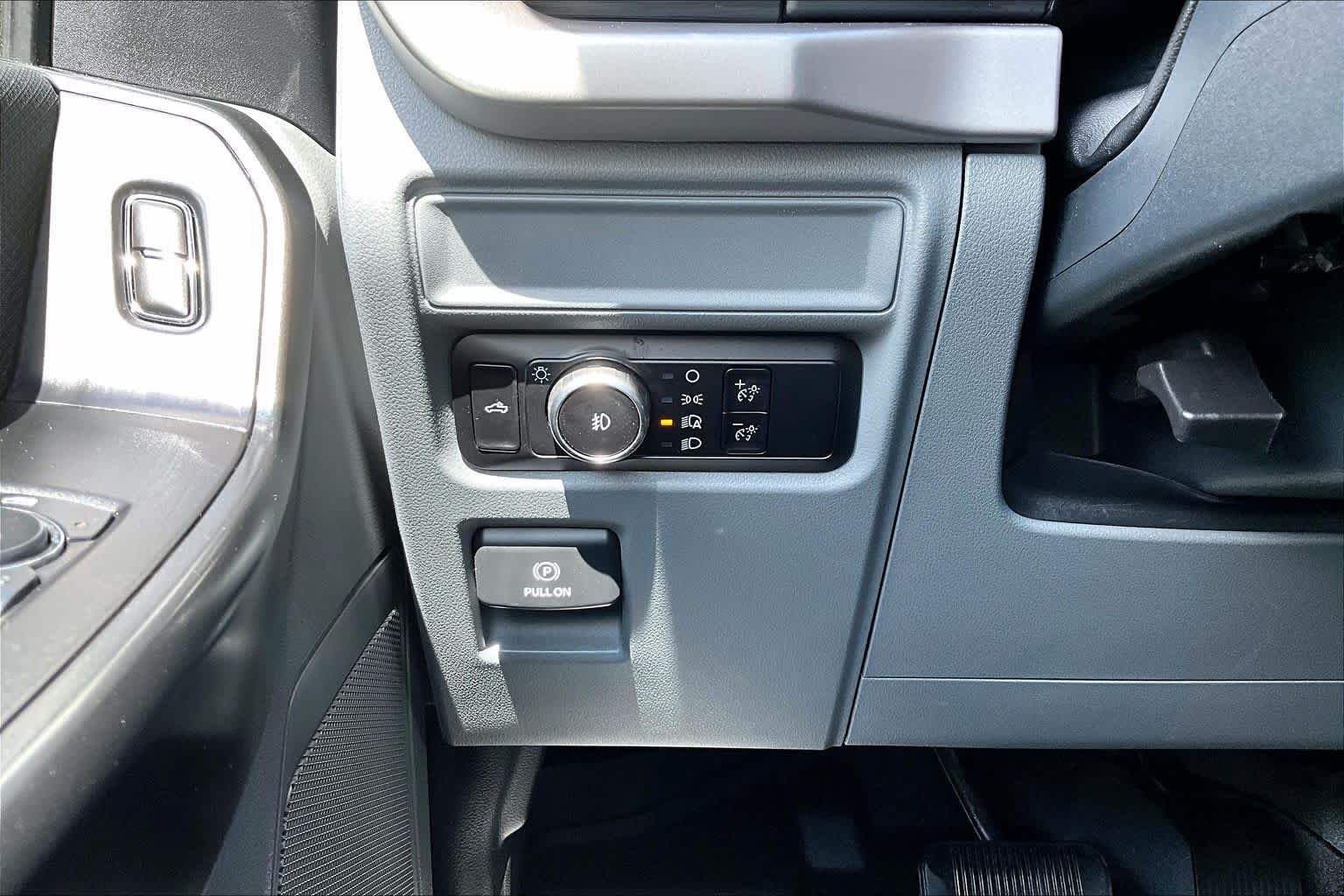 Used 2023 Oxford White Ford XL image 75