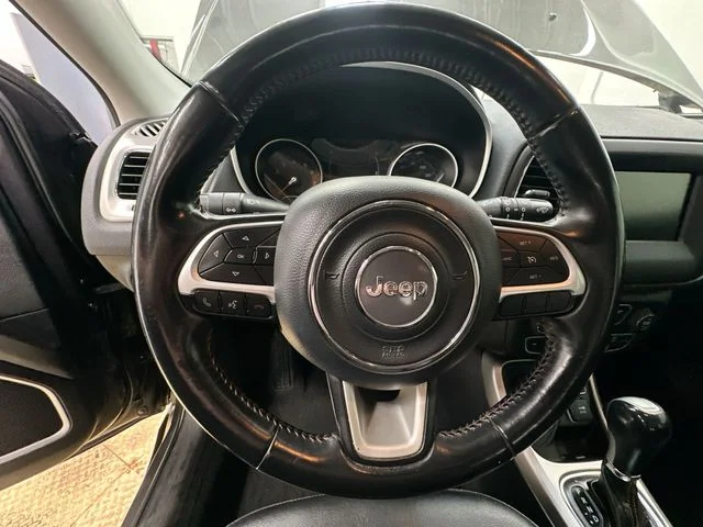 Used 2019 Gray Jeep Latitude image 12