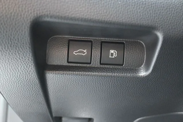Used 2024  Toyota XLE image 16