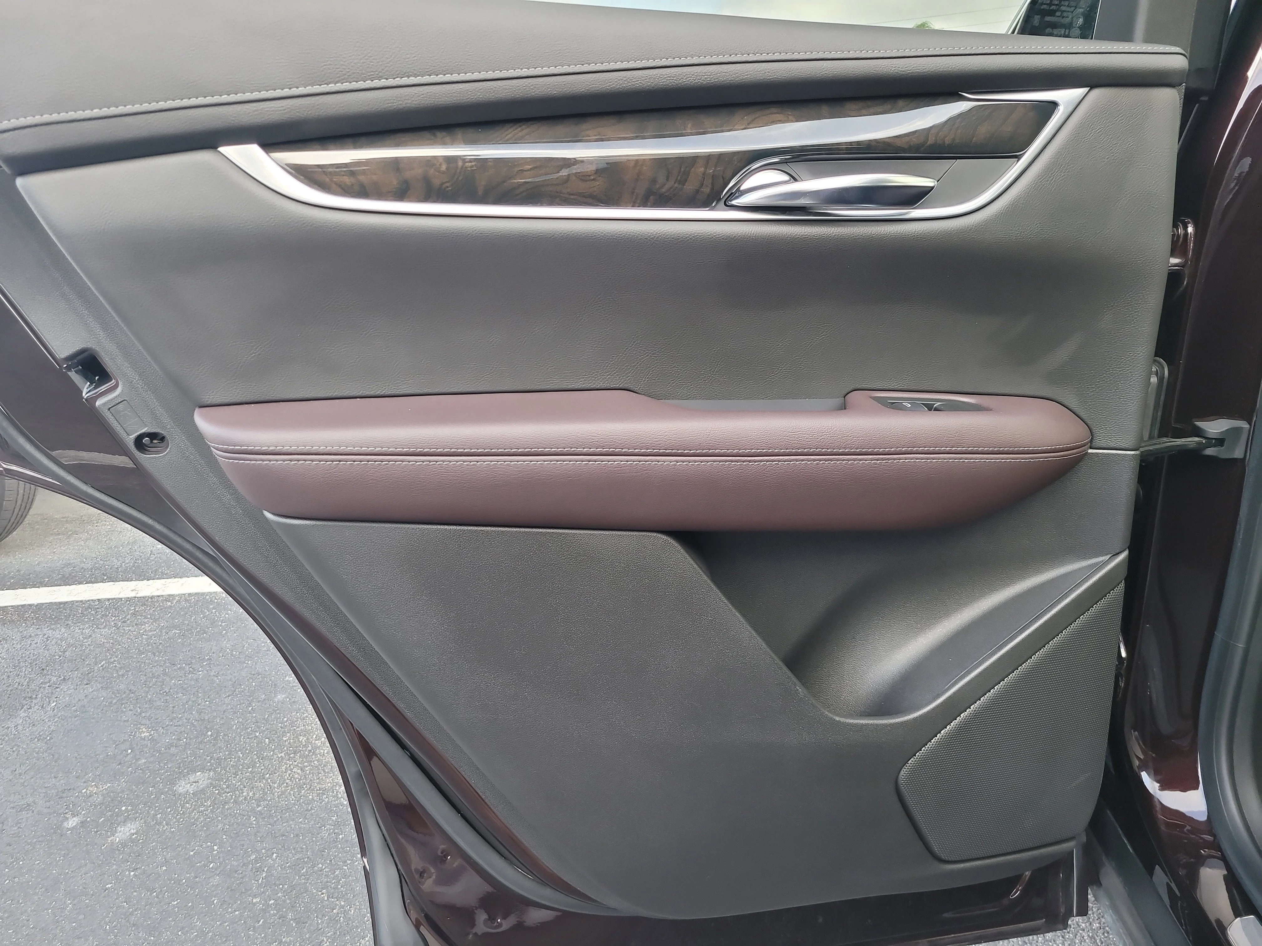 Used 2020 Garnet Metallic Cadillac FWD Premium Luxury image 10