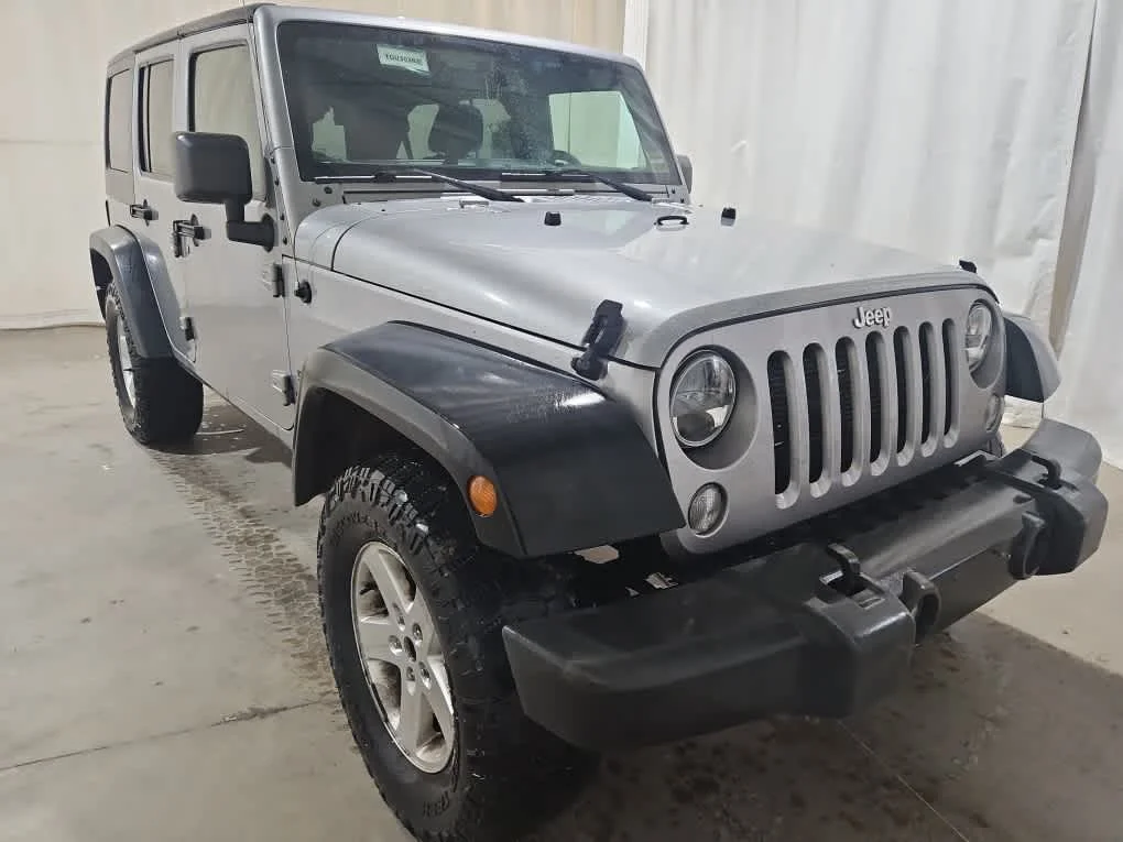 Used 2017 Billet Silver Metallic Clearcoat Jeep Sport image 8