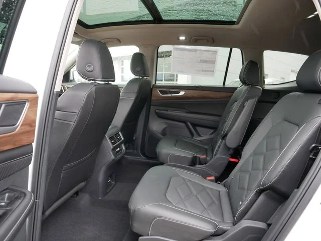 New 2026 White Volkswagen SE w/Technology image 8