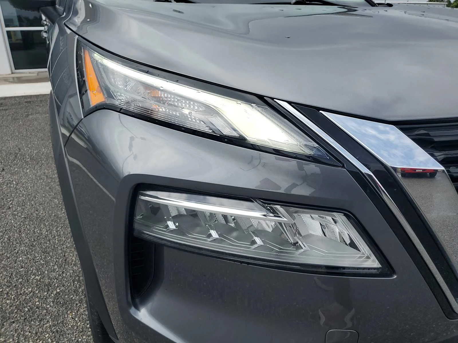 Used 2023 Gray Nissan SV image 12