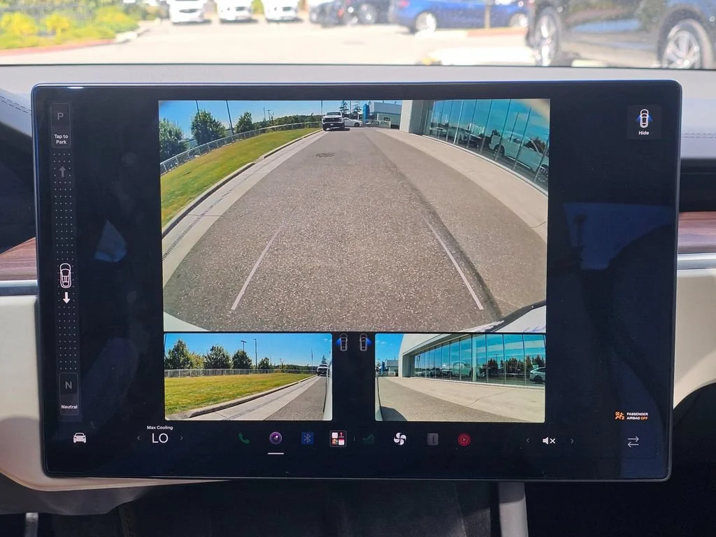 Used 2024  Tesla AWD image 30