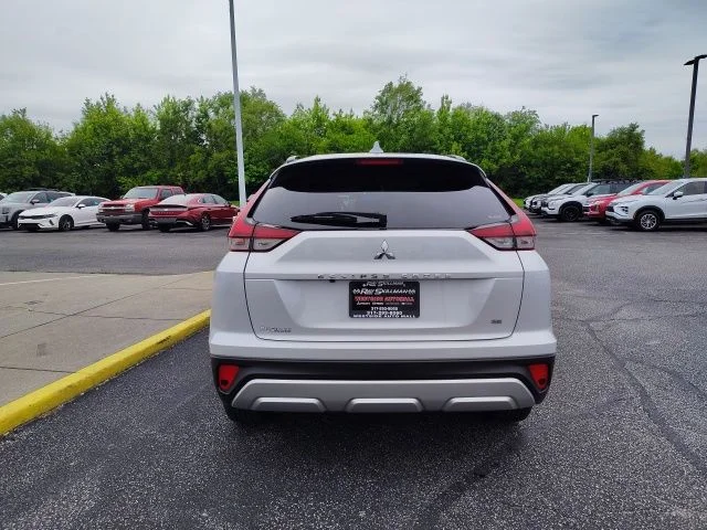 New 2026 White Mitsubishi SE image 6