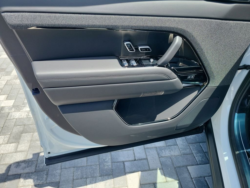 New 2026 Fuji White Land Rover Dynamic SE image 23