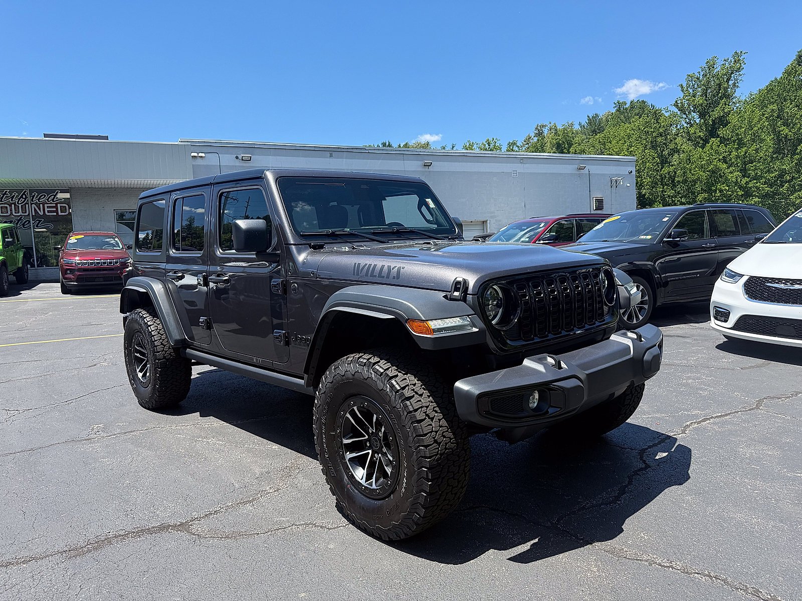 Used 2026 Granite Crystal Metallic Clearcoat Jeep Willys image 7