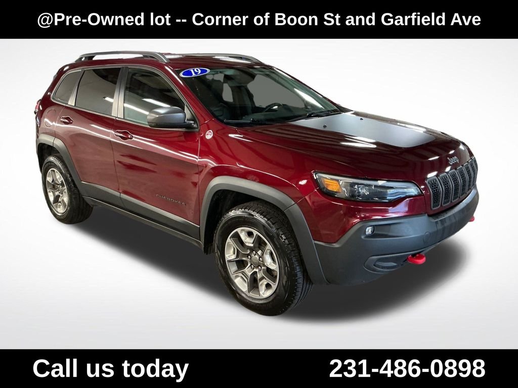Used 2019 Red Jeep Trailhawk image 7