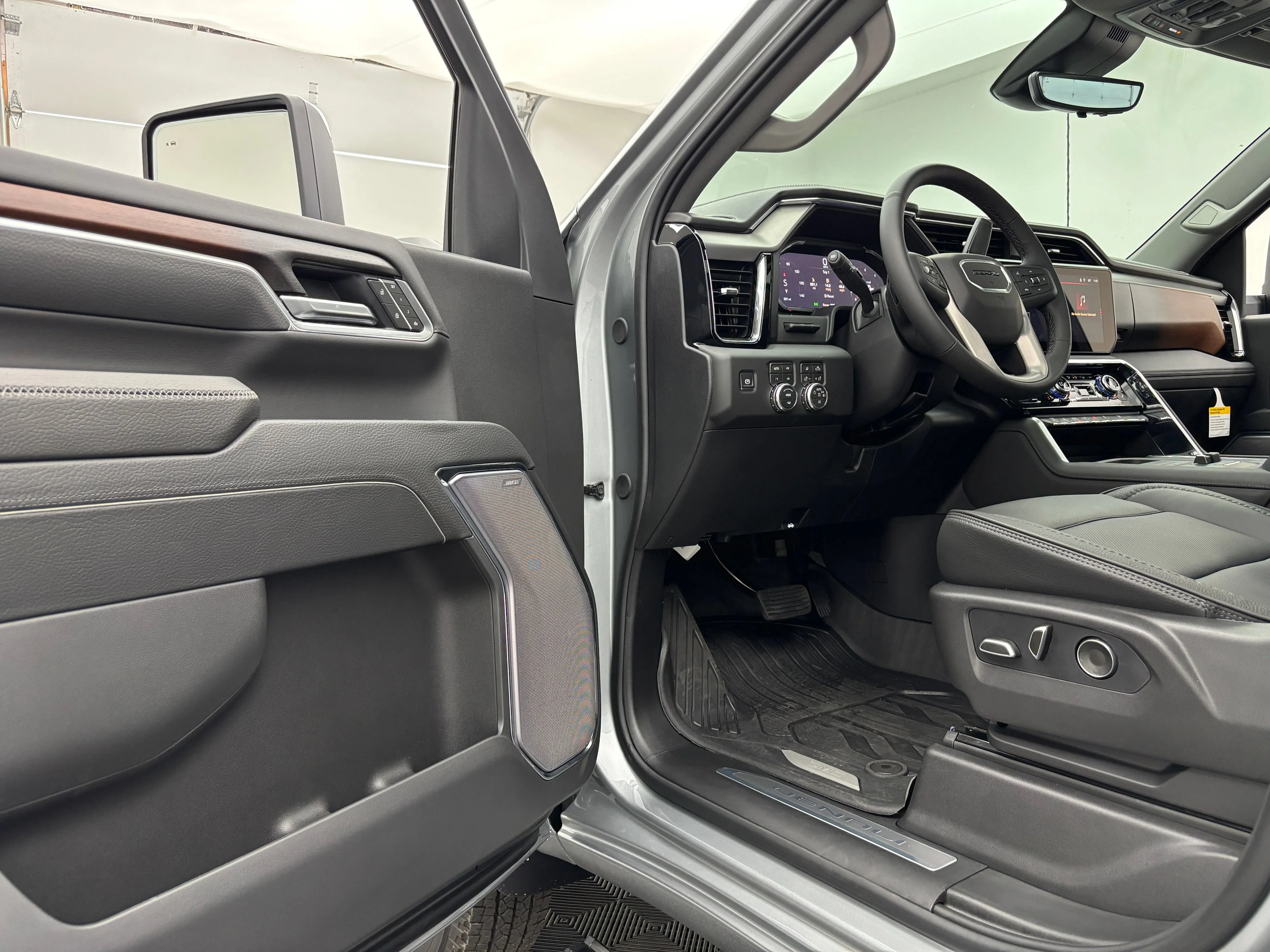 2026 GMC Sierra 3500HD Denali - Photo 20