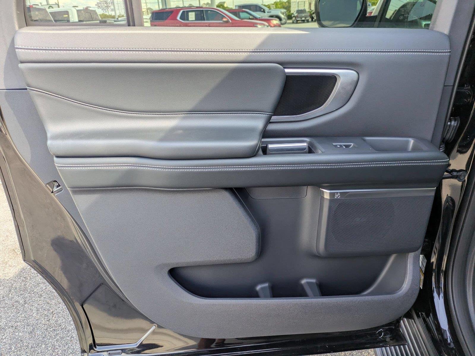 New 2026 Agate Black Metallic Ford MAX Platinum® image 25