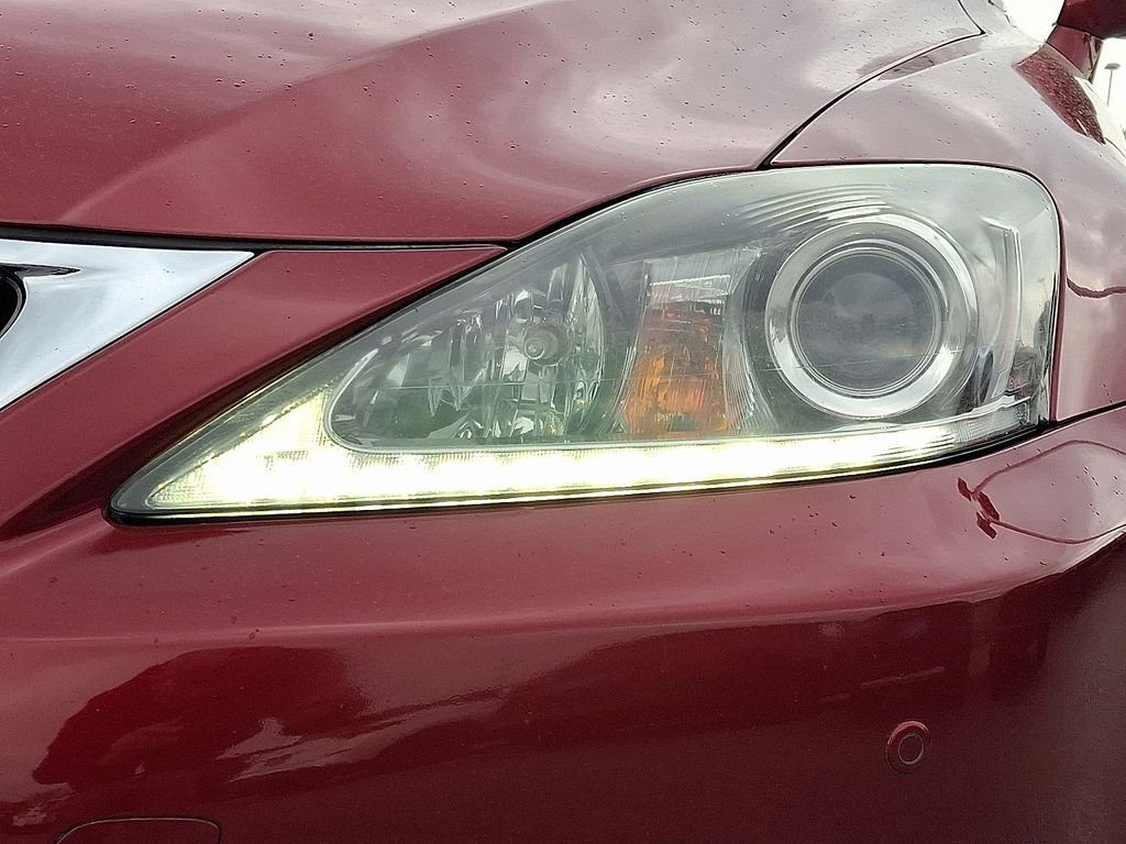 Used 2015 Red Lexus 250 C image 10