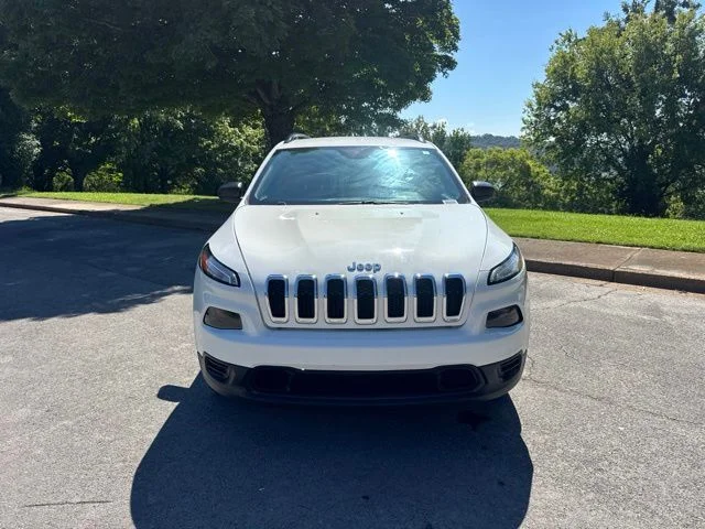 Used 2016 Jeep Cherokee Sport with VIN 1C4PJMAB8GW210520 for sale in Lenoir City, TN