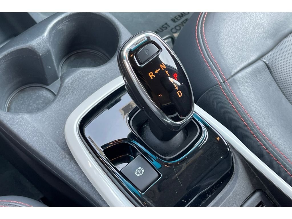 Used 2017 Silver Ice Metallic Chevrolet Premier image 31