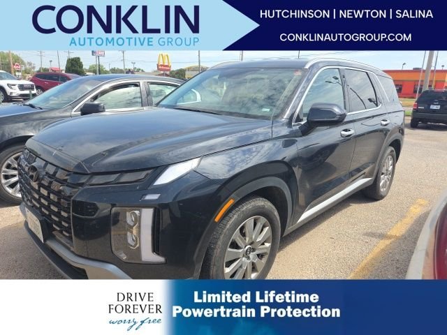 Used 2025 White Hyundai SEL image 1
