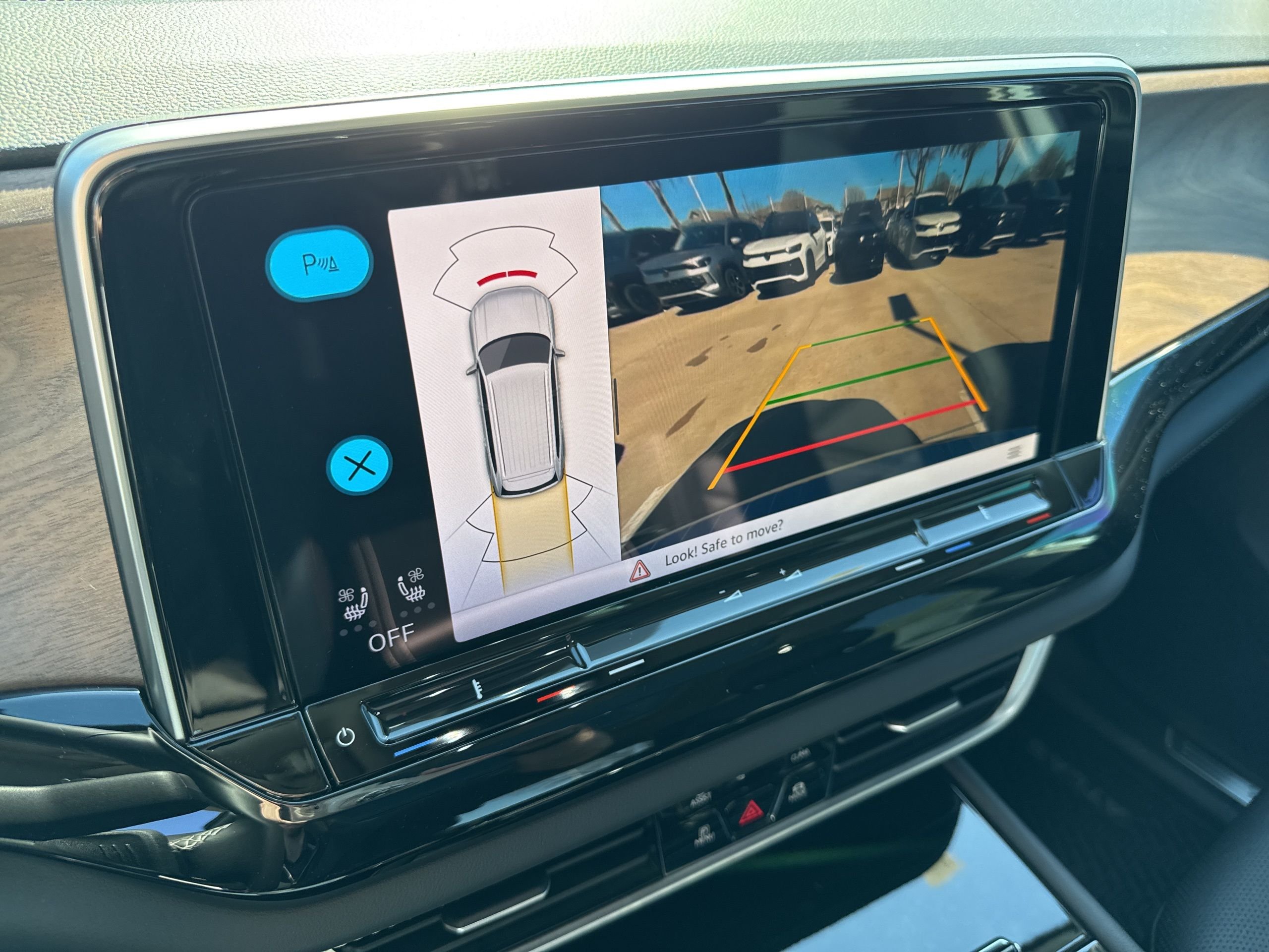 New 2026 White Volkswagen 2.0T SE w/Technology image 17
