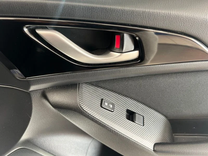 Used 2016 White Mazda i Grand Touring image 14