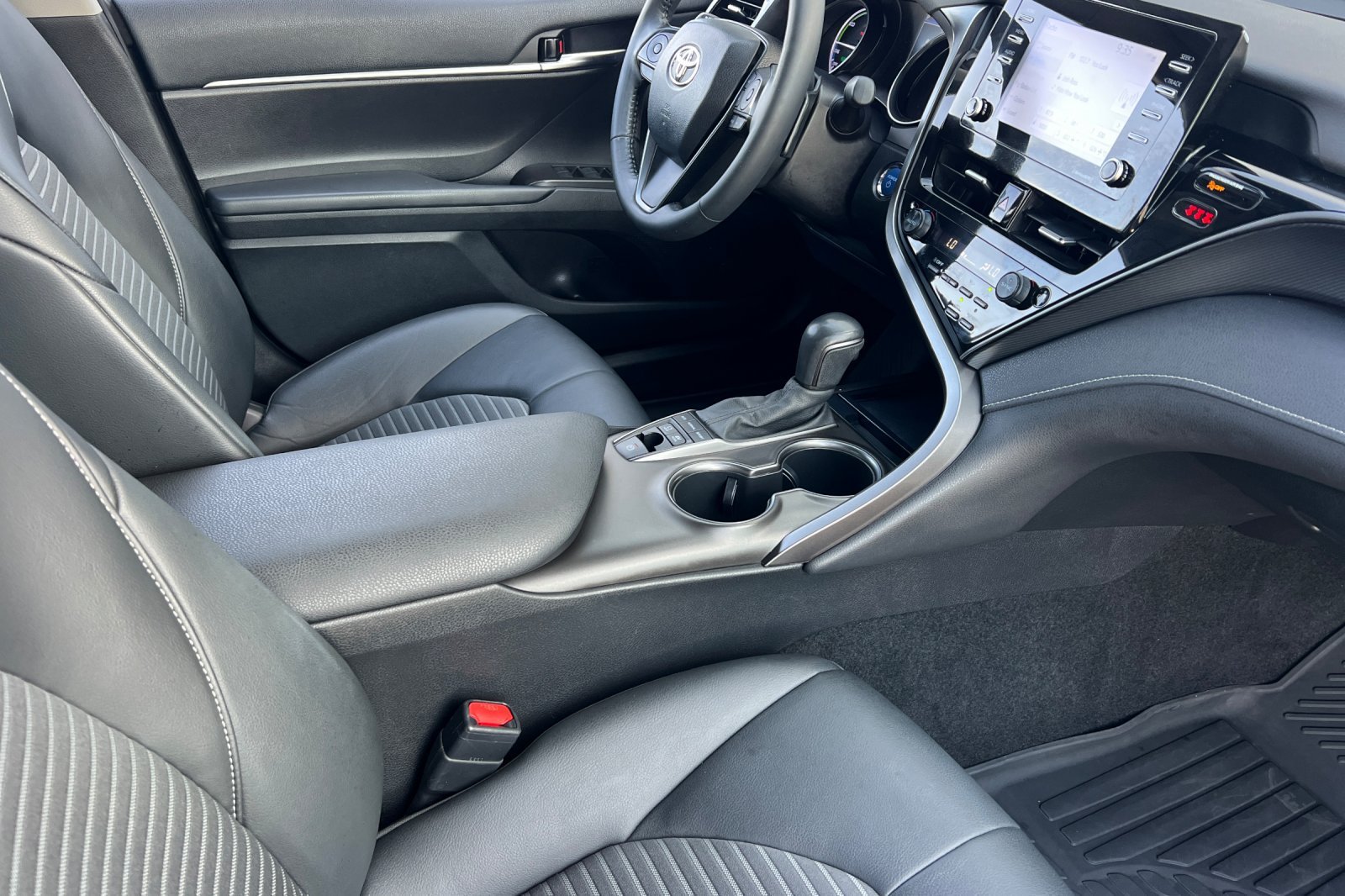 Certified Used 2022 White Toyota Hybrid SE image 15