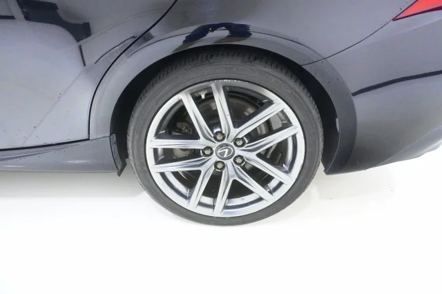Used 2019  Lexus IS 300 F SPORT image 9