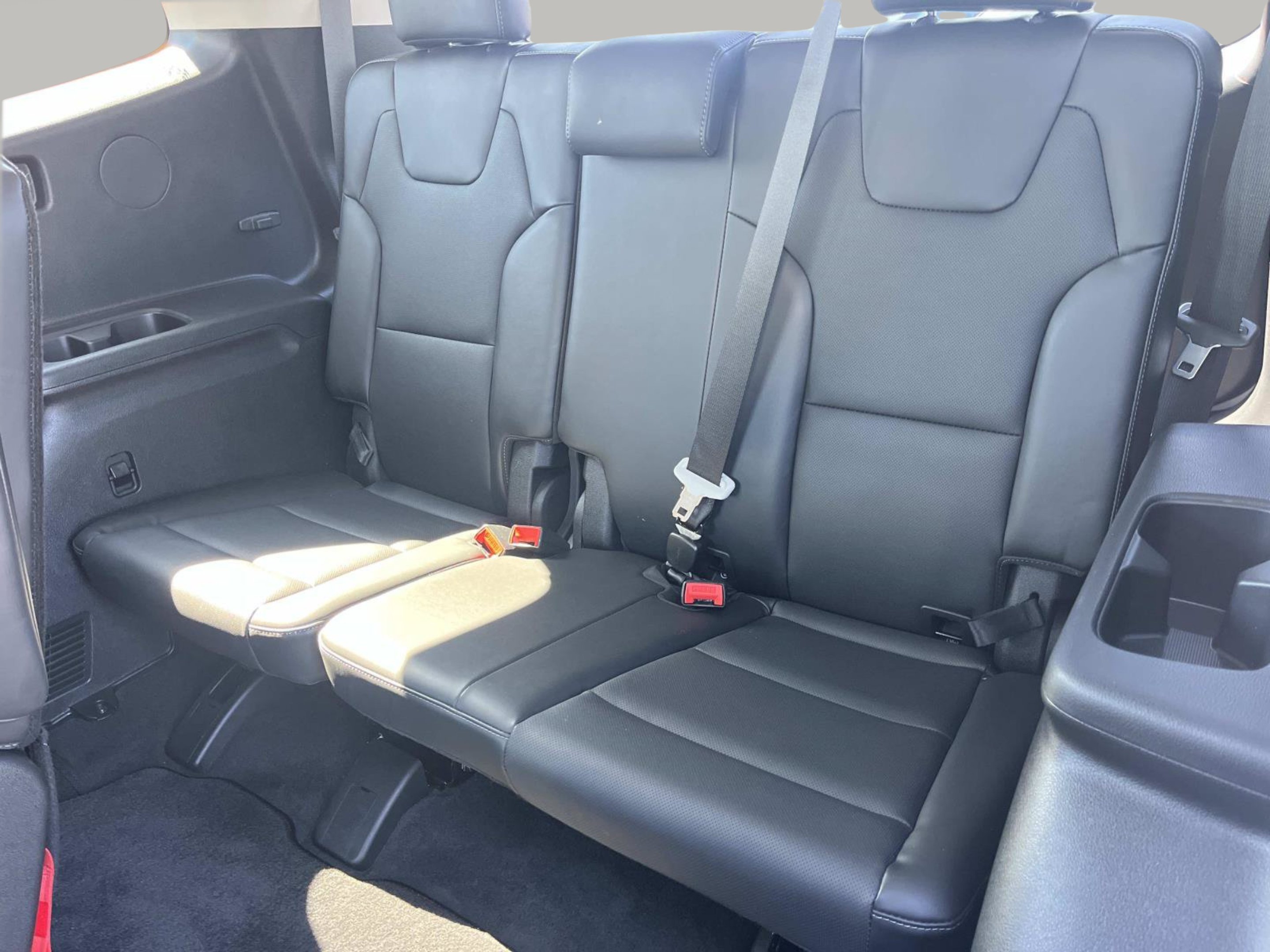 Used 2025 Glacial White Pearl Kia S image 20