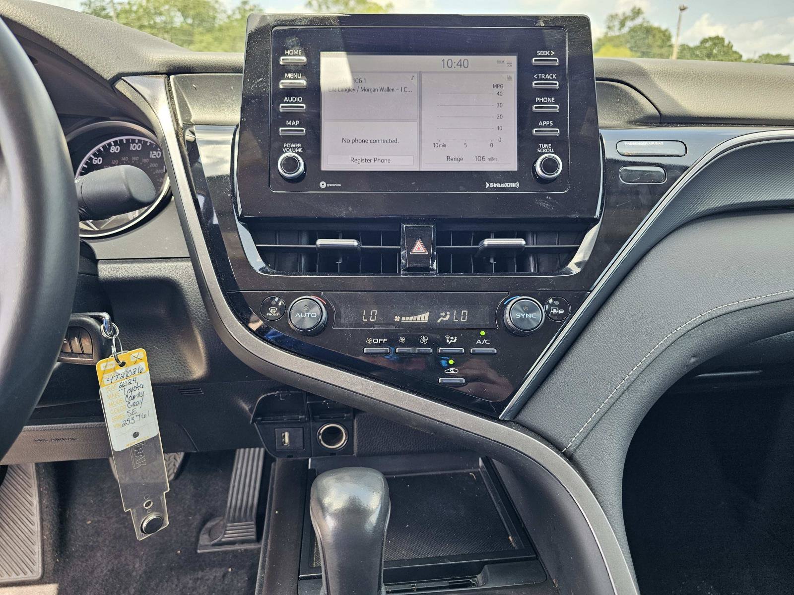 2024 Toyota Camry SE - Photo 23