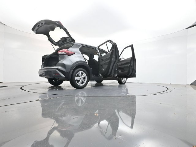 Used 2025 Gray Nissan S image 59