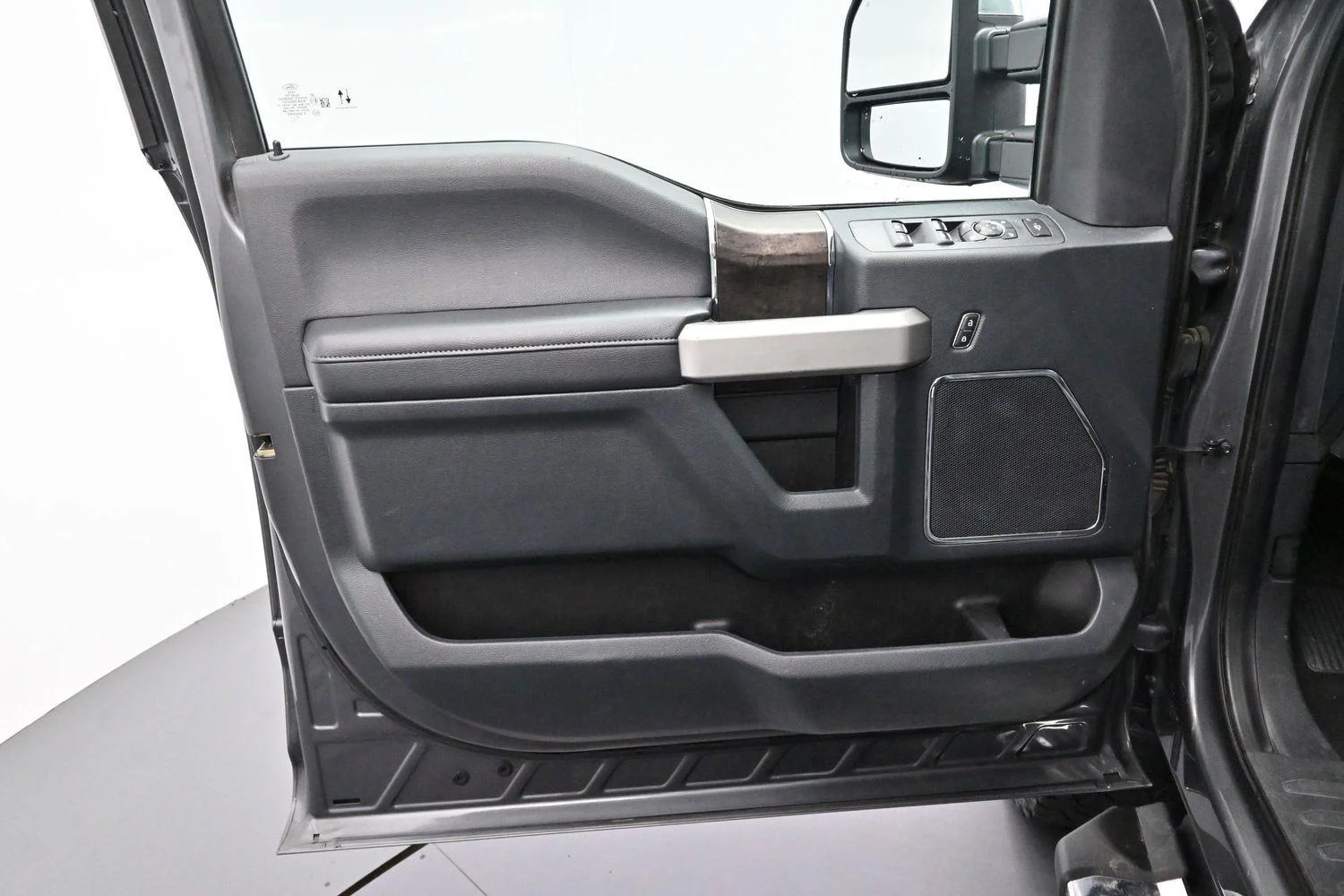 Used 2022 Carbonized Gray Ford Lariat image 9
